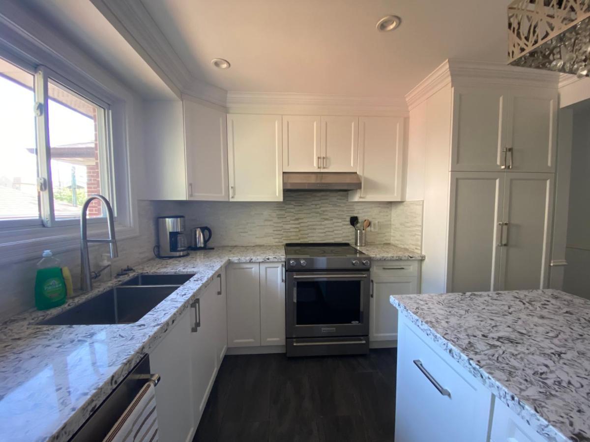 Yonge And Finch Subway !Q Spacious & Quiet Private Bdr With Shared Bathroom Toronto Eksteriør billede